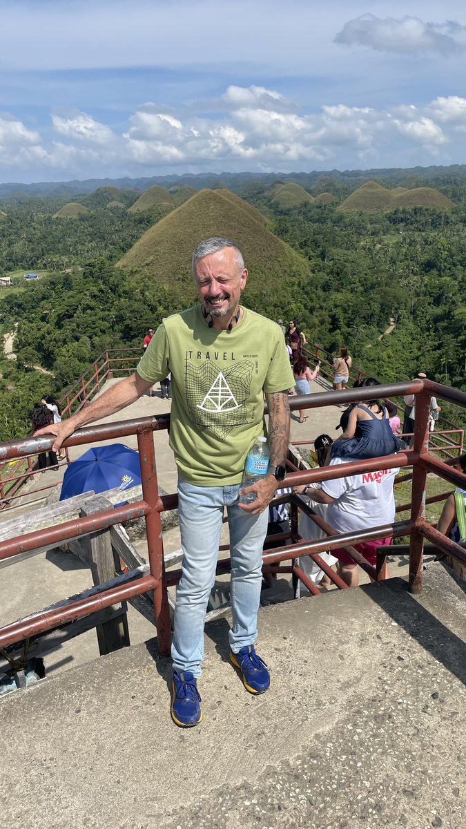 TheRunningEduc1's tweet photo. Great competition πππ€ Iβve lost 6.5 stone, can now run marathons albeit slowly and back at 5k times from 20 years ago. In 2018 I couldnβt walk up steps to The Coliseum! π AJ Bell #GreatNorthRun, #PowerOfRunning https://t.co/ffYW3aqAyo