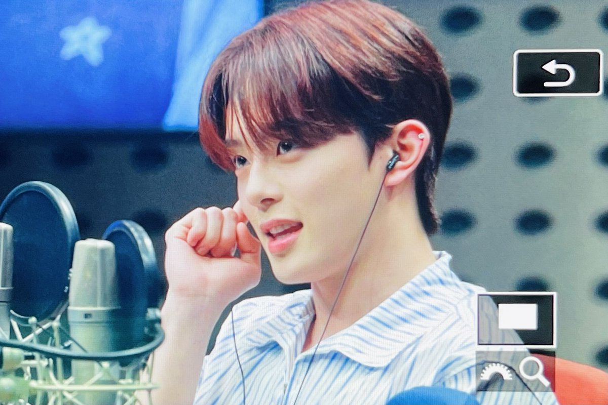 Playtag_125's tweet photo. 230801 🥹
#베리베리 #VERIVERY #유강민 #강민 #KANGMIN #세상존잘유강민 @by_verivery https://t.co/TOsapYRHFi