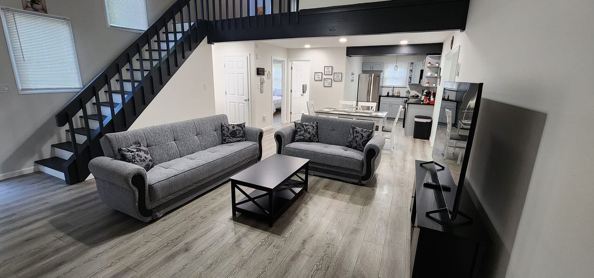 ScrantonCleaner's tweet image. ✨ Are you tired of spending your days scrubbing, mopping, and dusting? Let us handle the dirty work &amp;amp; you relax!✨

📞 Call us today at 570-364-4445 or visit our website scrantoncleaners.com to request a free quote!

#CleaningServices #ResidentialCleaners #CommercialCleaners