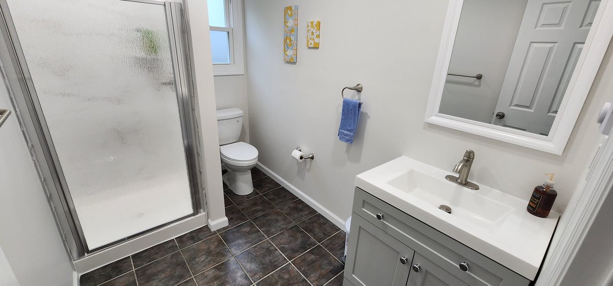 ScrantonCleaner's tweet image. ✨ Are you tired of spending your days scrubbing, mopping, and dusting? Let us handle the dirty work &amp;amp; you relax!✨

📞 Call us today at 570-364-4445 or visit our website scrantoncleaners.com to request a free quote!

#CleaningServices #ResidentialCleaners #CommercialCleaners