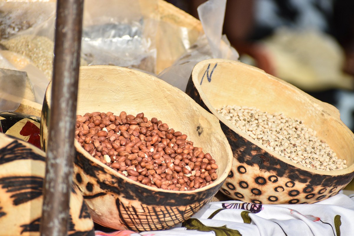 Par #alimentation équilibrée nous voulons parler des conditions de #production, de #transformation, de #consommation des aliments et des déterminants qui influencent la #nutrition des #femmes et de leurs #enfants. <a href="/CndnSenegal/">CNDN Sénégal</a> @maersaSN <a href="/CaritasAfrica/">Caritas Africa</a> <a href="/SenegalCape/">CAPE Sénégal</a>