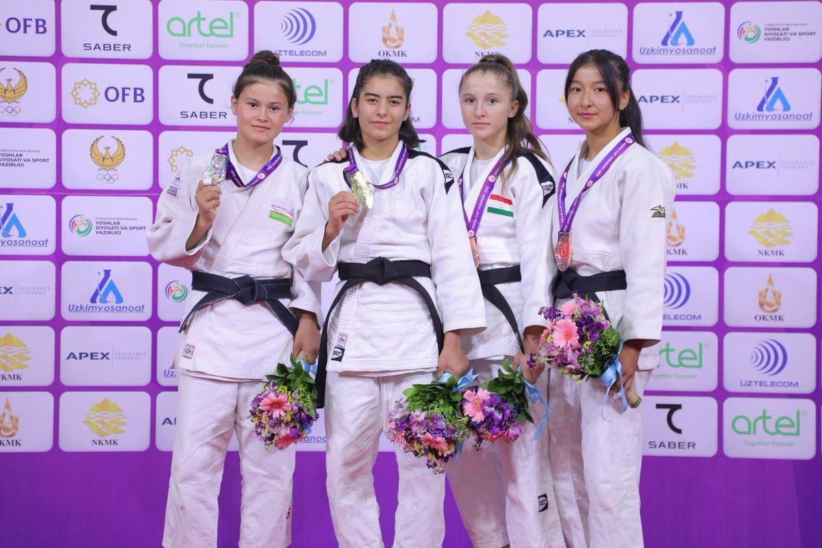 #xushxabar

🥇 Dzyudo bo‘yicha "Osiyo — 2023" musobaqasida olotlik Azamatova Sabina Mamadiyor qizi  48 kg vazn toifasida kurash olib borib faxrli 1-o‘rinni egallab, oltin medalni qo‘lga kiritdi.

     Gʻalaba muborak!