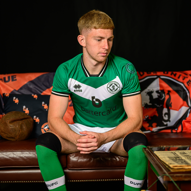 dundeeunitedfc's tweet photo. 👏 United fans have again shown magnificent support with the 𝐡𝐞𝐫𝐢𝐭𝐚𝐠𝐞 𝐤𝐢𝐭 becoming one of our best-selling away kits in recent years! 

Get yours ahead of its debut this Friday 🤩👇 | #DUFC