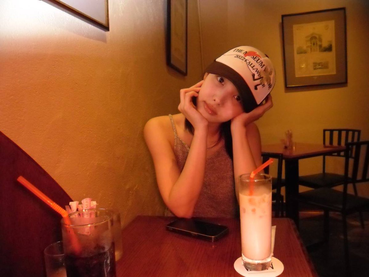 nyrated's tweet photo. nayeon 💭 https://t.co/zFWobSYRpG