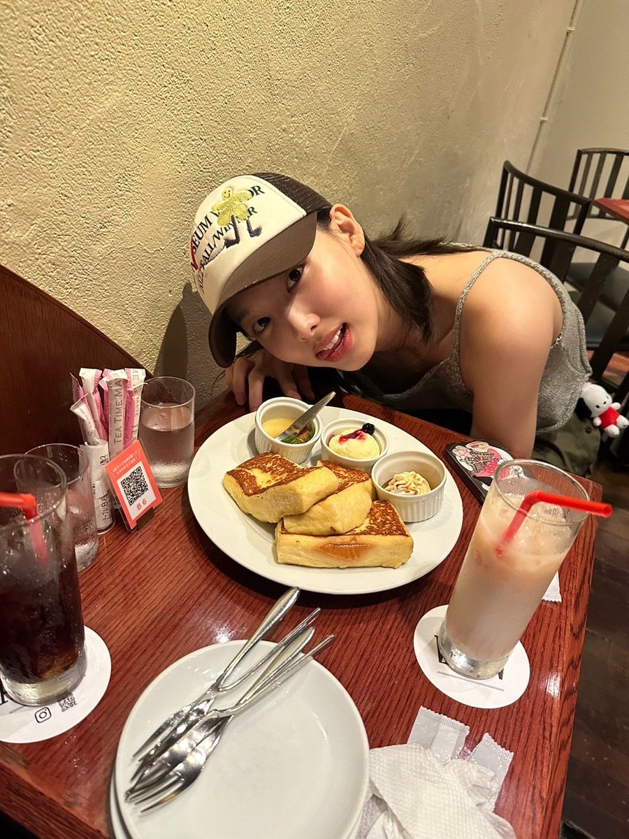 nyrated's tweet photo. nayeon 💭 https://t.co/DSDzfgI2ou