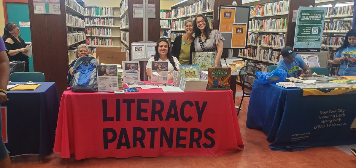 LitPartners's tweet photo. 📖🎒Celebrating our first Wellness Fair, a joint effort between @QPLNYC and @KCSNY, distributing free books📚 and 100 backpacks 🎒 to support education and inspire a love for learning.Thank you to everyone who made this event a grand success! 🌟 #LFFL #KCS #CoronaLibrary https://t.co/HyEb511kF3