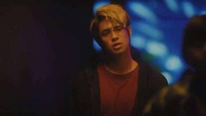 thedonbelle's tweet photo. please his role is just qdhjsiak kahit puso ko paglaruan mo idol ayos lang π
GG MOVIE LOADING
#MatchingT2DB
#StartGameWithDonnyP https://t.co/ToaCOPbMOl