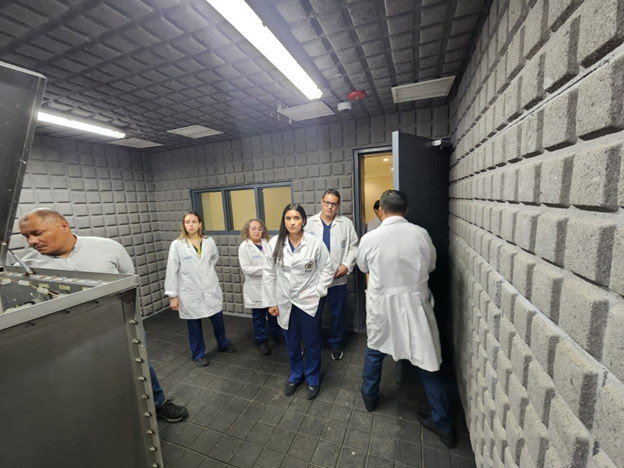 UNODC_ROPAN's tweet photo. #ElSalvador 🇸🇻 Funcionarios del Observatorio Hondureño sobre Drogas y del Laboratorio de Sustancias Químicas @PoliciaHonduras visitaron el Centro de Investigación Forense para conocer sus laboratorios y procedimientos. 
Gracias a @CanadaFP 🇨🇦.
Programa #GlobalSMART https://t.co/MNNrNtw5WV