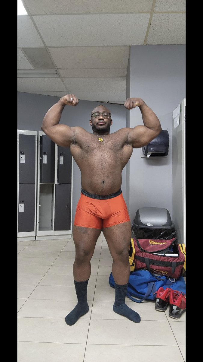 IG_gunshow's tweet photo. If you’re not following big @joshflexing255 , you NEED to start! #gunshow #frontdoublebiceps #biceps #flex #swole #massmonster #hugearms #muscle https://t.co/TMqcnjnmmi
