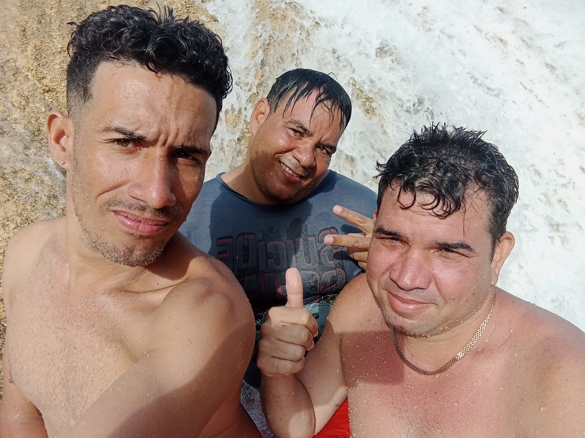 alexrosabal09's tweet photo. De río https://t.co/qXbiUO76Uq