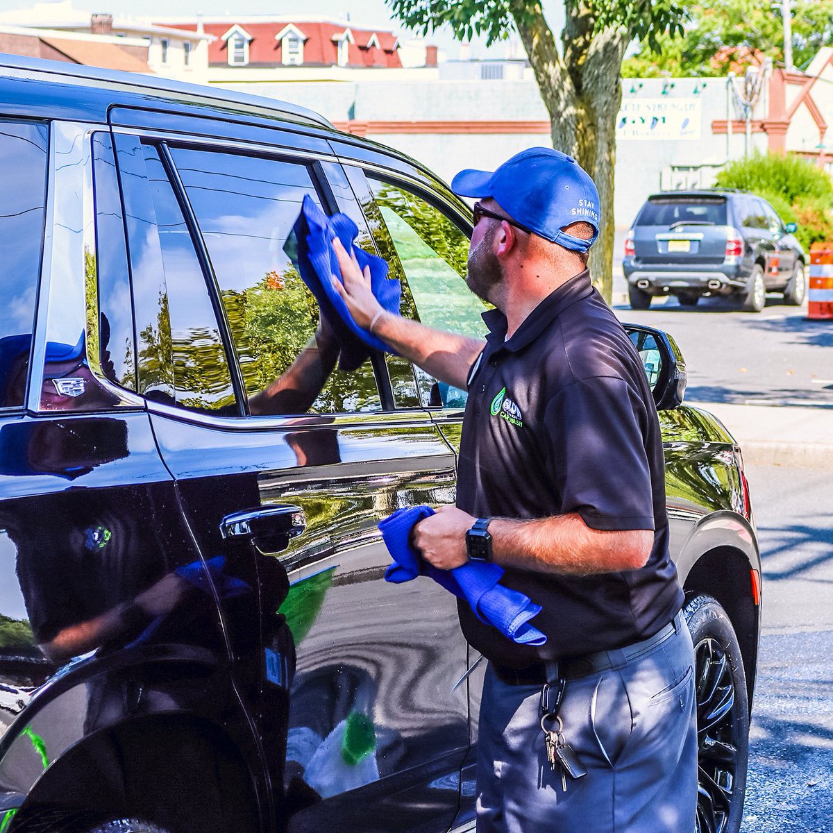 GlowExpressWash's tweet image. The finishing touch 👋💧✨ Come on by for your #glowup! 

#tuesdaytip #finishingtouch #carwash #stayshining #glowcarwash