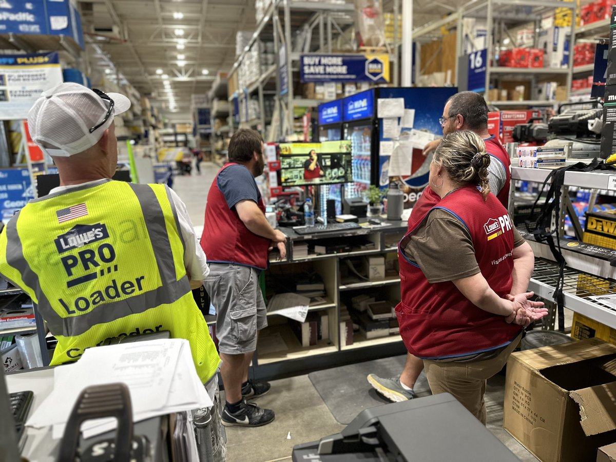 The Pro team in Warren, PA finished 2nd in our district in the latest PRO Bonus Days event!! Meanwhile Bobby has stepped up big time in his new PSS role!! Great work team!!👏🏼🎉 <a href="/charlesatlowes/">charlesatlowes</a> @AlexStempovschi <a href="/TheProRally/">Pro Rally</a> #prorally