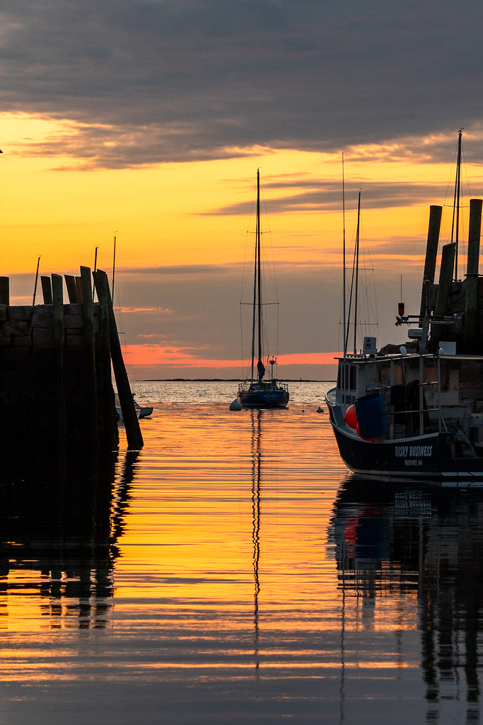 Cape Ann Photos:  Summer sunrise, Rockport, Mass. dlvr.it/St3ZZQ