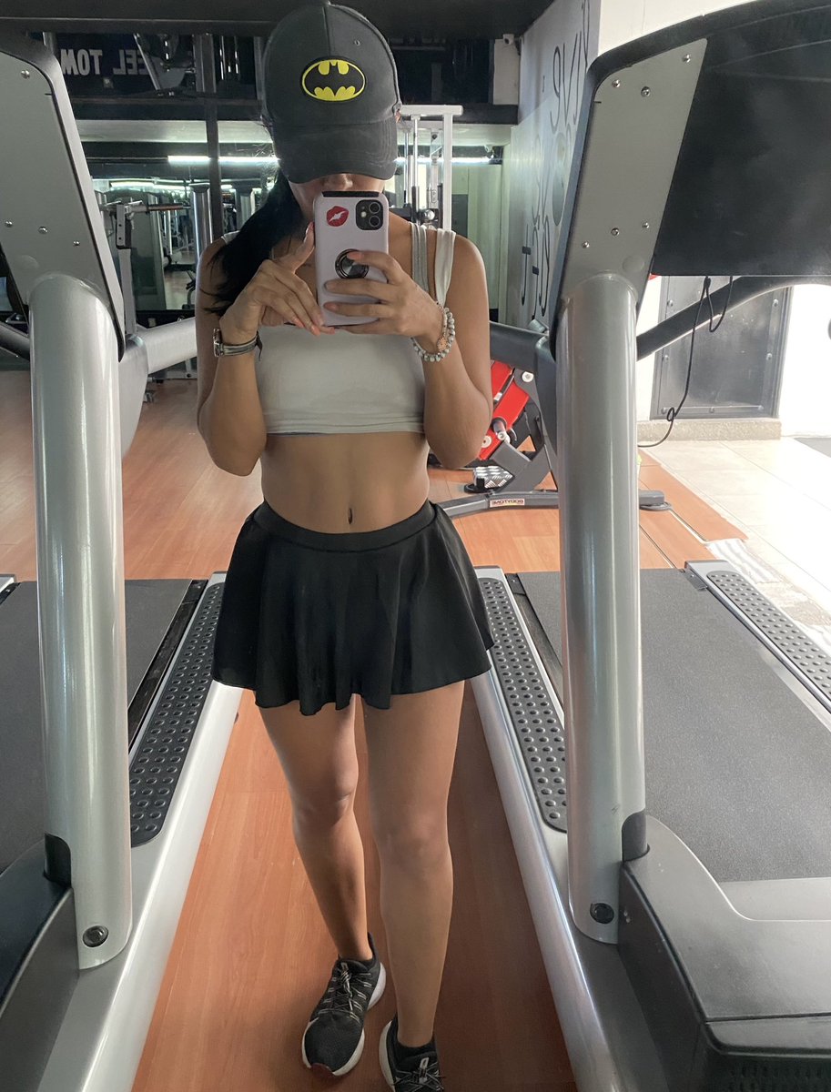 yazmorlan's tweet image. Para hoy y siempre: 

Resiste 💪🏻 

#persevera #trabaja #alcanza 👊🏻#gymgirl #lifestyle #fitness #WelcomeAugust 🙌🏻