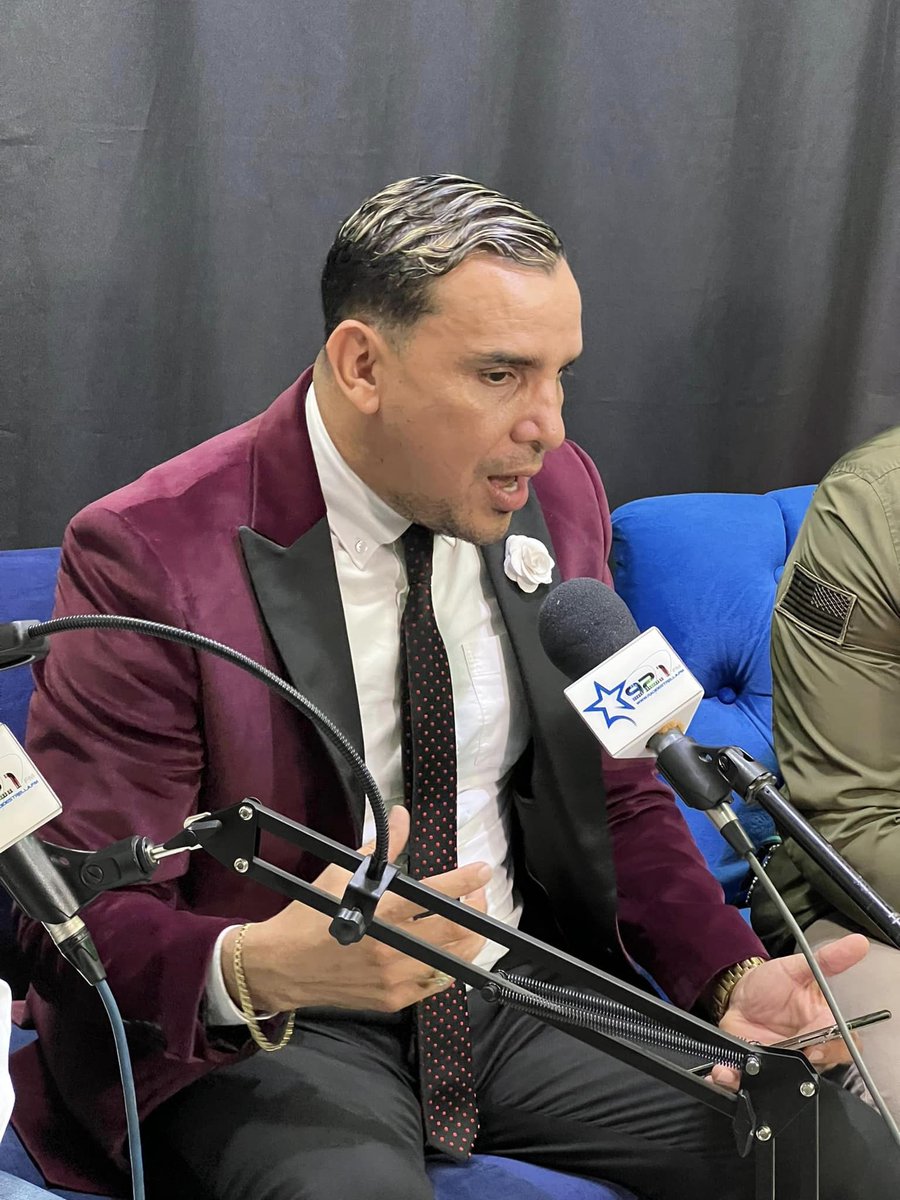 Abg_Del_Pueblo's tweet photo. 📷 Entrevista para @noches_prohibidas.ec sobre #casoaerovía 📷 con grandes personajes como lo son @carlosjosemi y @pez_gordo1 en @radioestrella https://t.co/CWYuCsH8JD