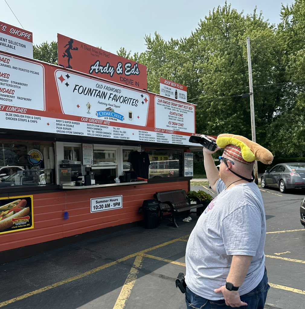 CoachDuggs's tweet photo. Rawdogging in Oshkosh. @NjTank99 https://t.co/3MbjsgU2BL