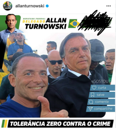 ThiagoResiste's tweet photo. BOMBA!! Delação no caso Marielle atinge em cheio Vinicius Gomez, braço-direito de Alan Turnowski (foto), ex-secretário de Cláudio Castro.

Segundo Élcio Queiroz, foi Vinicius que morientou ele e Ronnie Lessa (assassino de Marielle e vizinho de Jair, Carlos e Renan Bolsoanro) a combinarem depoimento. A delação bate com mensagens obtidas pela PF, em que Vinicius diz a Ronnie Lessa : "Allan te manda um abraço".

Tic-tac tic-tac tic-tac