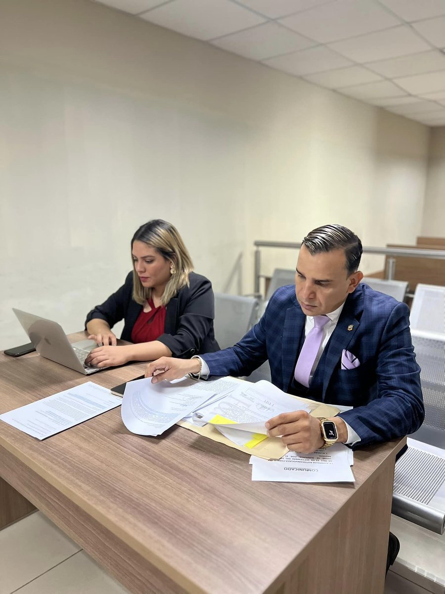 Abg_Del_Pueblo's tweet photo. 📷 #AudienciaGanada #AccidenteDeTránsito Hemos desvanecido la causa basal que recaía sobre nuestro cliente, aclarando que el perito nunca fue objetivo en su trabajo, #libertad !!!
.
.
#TeResolvemosLaVida
📷0964156256 https://t.co/MtykNXBH5z