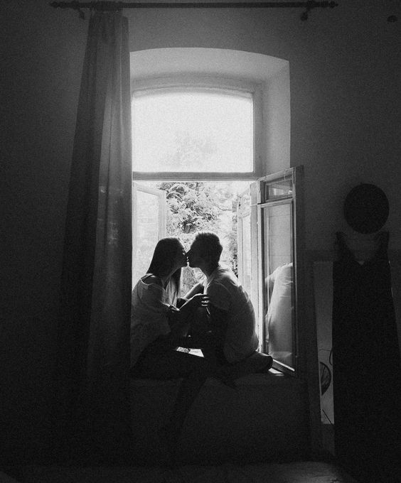 princess_evya's tweet photo. Adoration is
inevitable when I 
gaze into your eyes 

#haiku #haikuchallenge #haikufeels #haikuaday2023 #poetry #PoemADay #POEMS #poetrycommunity #PoetryOfReality https://t.co/Brx1qCIv7h