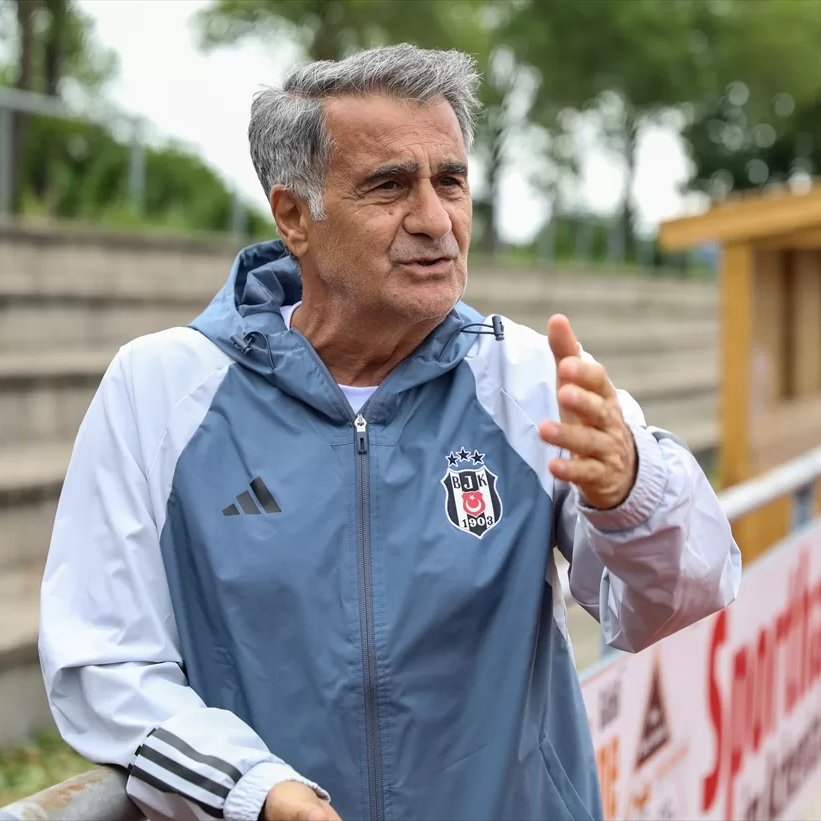 kartalisthaber's tweet photo. Ligin en iyi hocası bizde, şu adama düzgün ve istediği oyunculardan oluşan bir kadro verin.

Sonrasında da maaşları zamanında yatırın yeterli, başka bir isteğimiz yok. https://t.co/5CIFKR1jzo