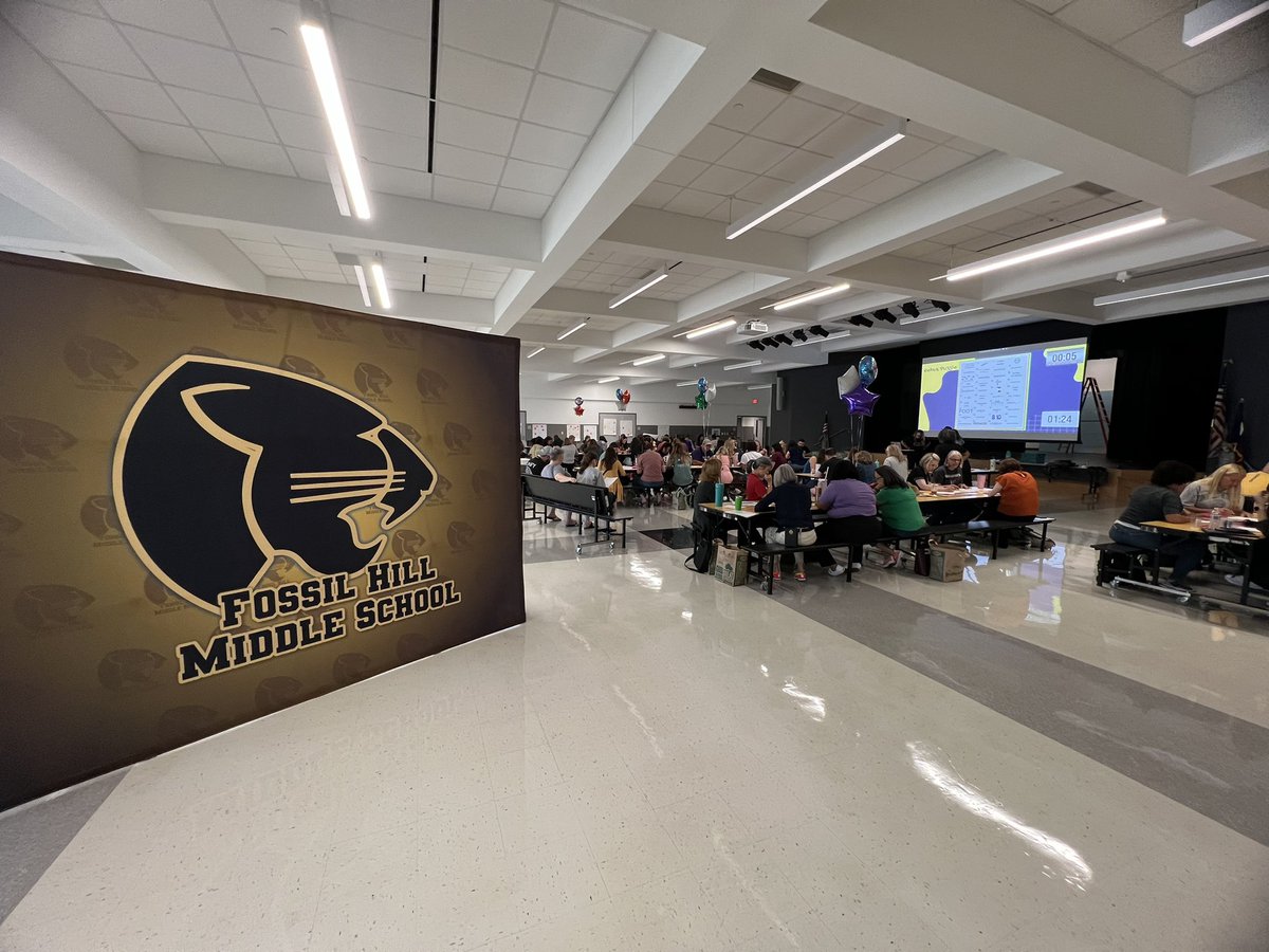 Fossil_Hill's tweet photo. All teachers and staff are back today! Let’s Go Panthers! 🐾🐾🐾 https://t.co/dUuVkTn1qn