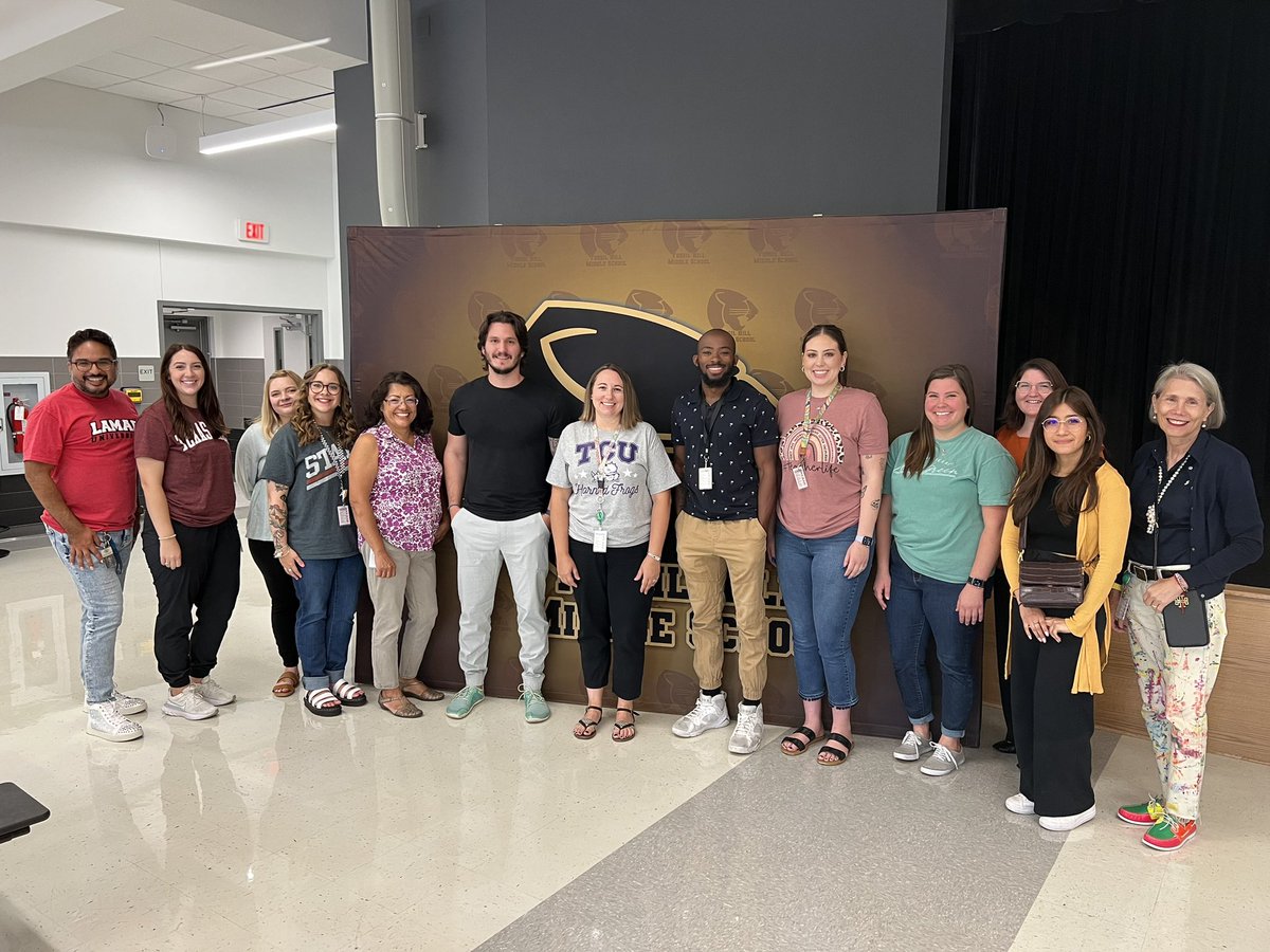 Fossil_Hill's tweet photo. All teachers and staff are back today! Let’s Go Panthers! 🐾🐾🐾 https://t.co/dUuVkTn1qn