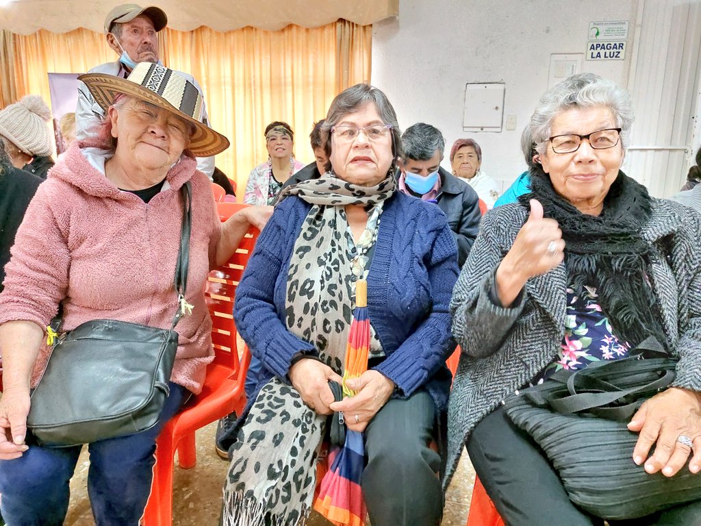 ALCtunjuelito's tweet photo. Con @integracionbta realizamos inauguración del #MesMayor 🌟 con una celebración al estilo de los años 60 🕺🎶 dedicada a las personas mayores de nuestra localidad.
💃Viejoteca
🏅Premios
🤸♂️Actividad Física
🥁Orquesta
¡En Tunjuelito, la vejez es sinónimo de vida y alegría!👵🏽👴🏽 https://t.co/0pkRPLDWoz