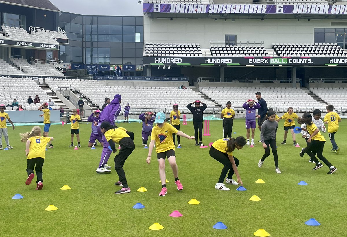 Yorkshire_cf's tweet photo. Wow…. what an amazing day for some of Yorkshires Dynamos cricketers. 

They had the opportunity to watch, train and play on the pitch at Headingley with the players from the Northern Superchargers 🤩🤩

Thank you to everyone involved, we hope the children had the best day 🏏🏏 https://t.co/96GrcbcUaR