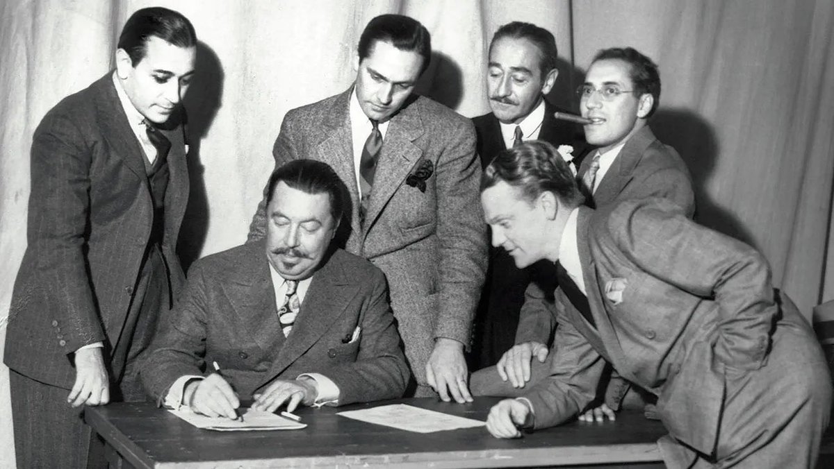 Founding Members of Screen Actors Guild, George Raft, Warner Oland, Fredric March, Adolph Menjou, James Cagney, Groucho Marx - El Capitan Theater, Los Angeles, October 9, 1933

#SAGAFTRAstrong #sagaftramembers