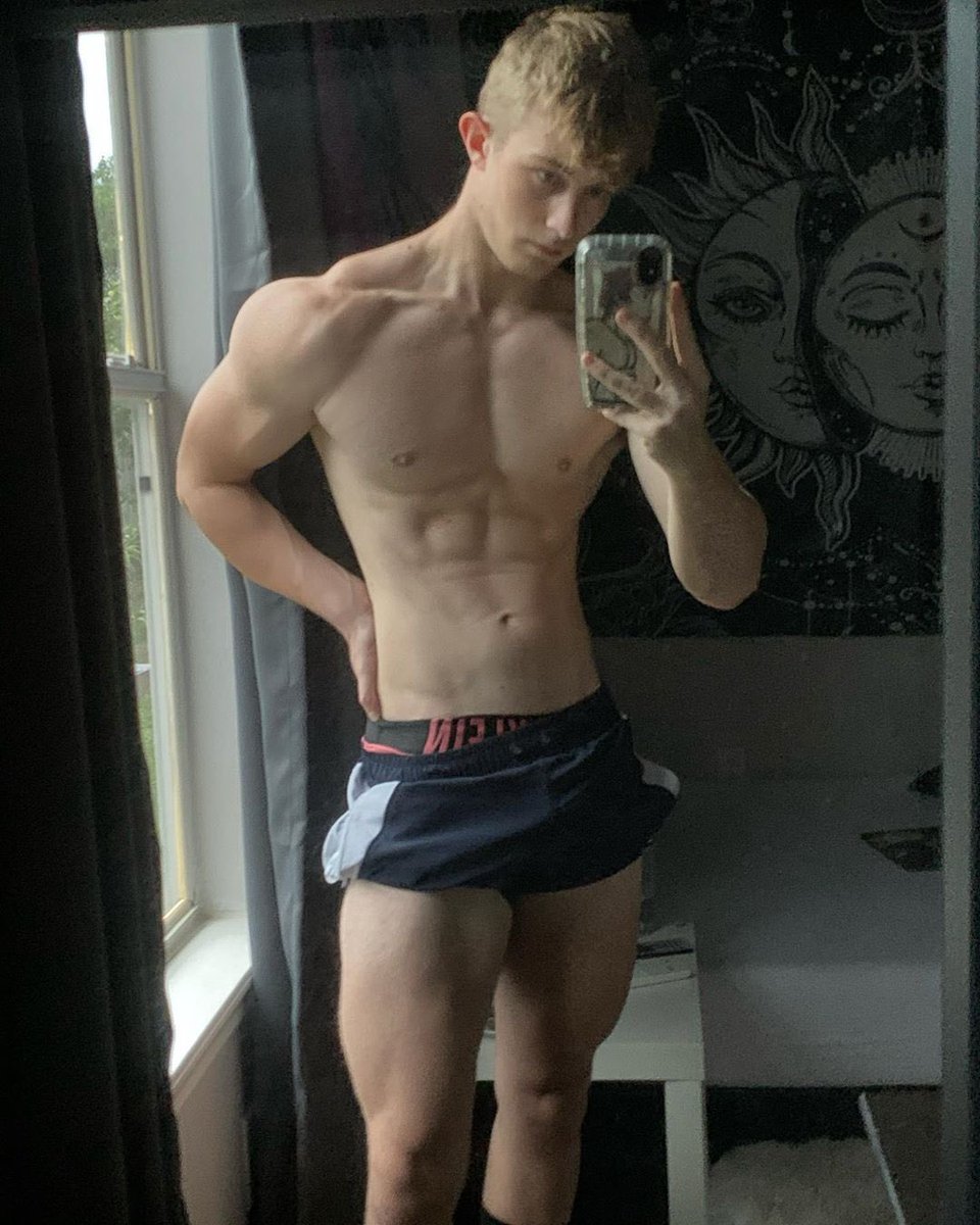 ScammMaster's tweet photo. Fun fact about findom : once you try it, you can never return from it. 
Why would you  ? You never felt a rush like it before.
Acknowledge it boy.
Give it in.

So get into my DM
#scam #scammed #cash #cashmaster #findom #loser #wallet #serve https://t.co/ObsTpy4SP9