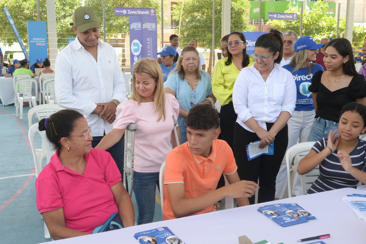 elsanoguerabaq's tweet photo. Jóvenes, si quieren estudiar becados y con los gastos de manutención y transporte gratuitos, el programa de becas condonables #DirectoALaU es para ustedes. Hoy estamos en el parque El Recuerdo de #SantoTomás con una de las últimas ferias presenciales, no se pierdan esta gran oportunidad.

#AtlánticoParaLosJóvenes