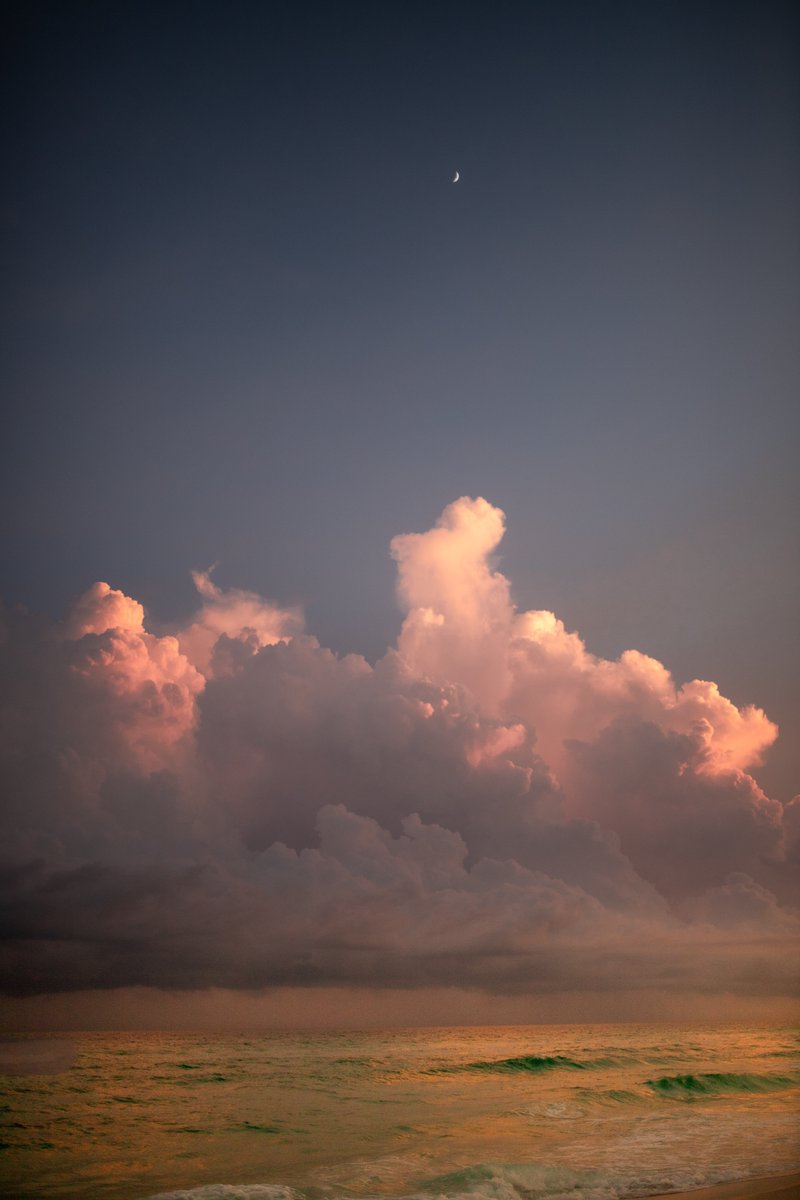 fotogosaurus's tweet photo. destin at dusk https://t.co/xDLHrRLyE2 #Florida #Destin #beach #Dusk #Sky #clouds #moment #reflect #InTheEvening #Summer #July #thinking #skyScape #TheGulf #shoreline #fromTheBeach #TheBeach #Sigma #Canon #lookingOut #remembering #pastIsPresent #quietTime https://t.co/dlYZ0ATzwR