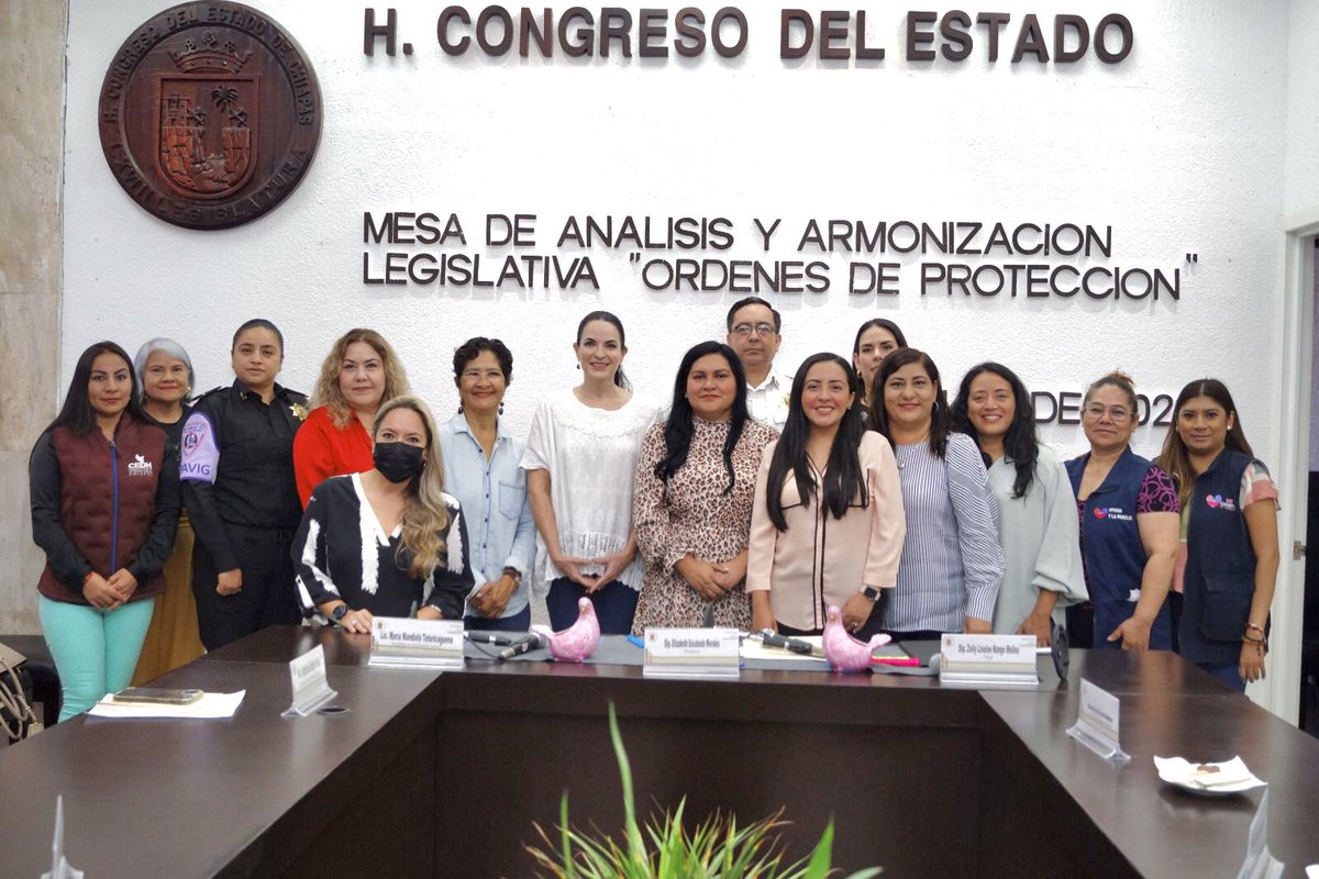 maria_mandiola's tweet photo. Vamos unidas en la protección de los derechos de las mujeres en Chiapas.
Dimos seguimiento a la labor coordinada con legisladoras e instituciones.
Con trabajo permanente, avanzamos todas.
#TransformandoJuntas https://t.co/aYhqe0mwhF