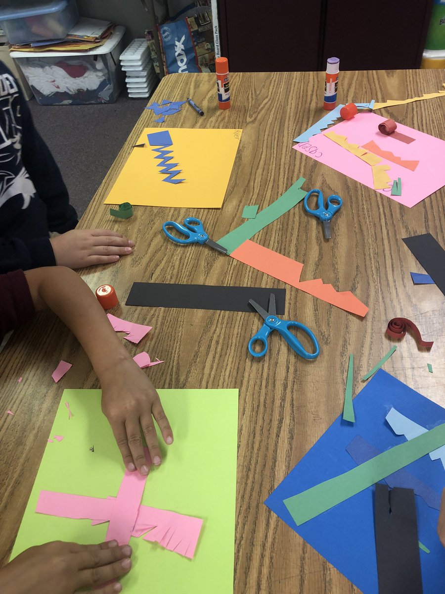 shoe98's tweet photo. First grade making line collages! @EASTWAKEACADEMY  @astancilEWA https://t.co/hVJswUWmgW