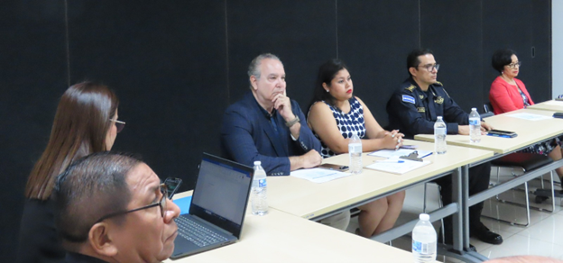 UNODC_ROPAN's tweet photo. #ElSalvador 🇸🇻 Reunión entre los Laboratorios de Sustancias Químicas y Controladas de Honduras y El Salvador con el fin de intercambiar información sobre procedimientos, uso de equipos y análisis de sustancias. 
▶️Programa #GlobalSMART de #UNODC.
🙏Gracias a @CanadaFP 🇨🇦. https://t.co/Ob2OHqkOu1