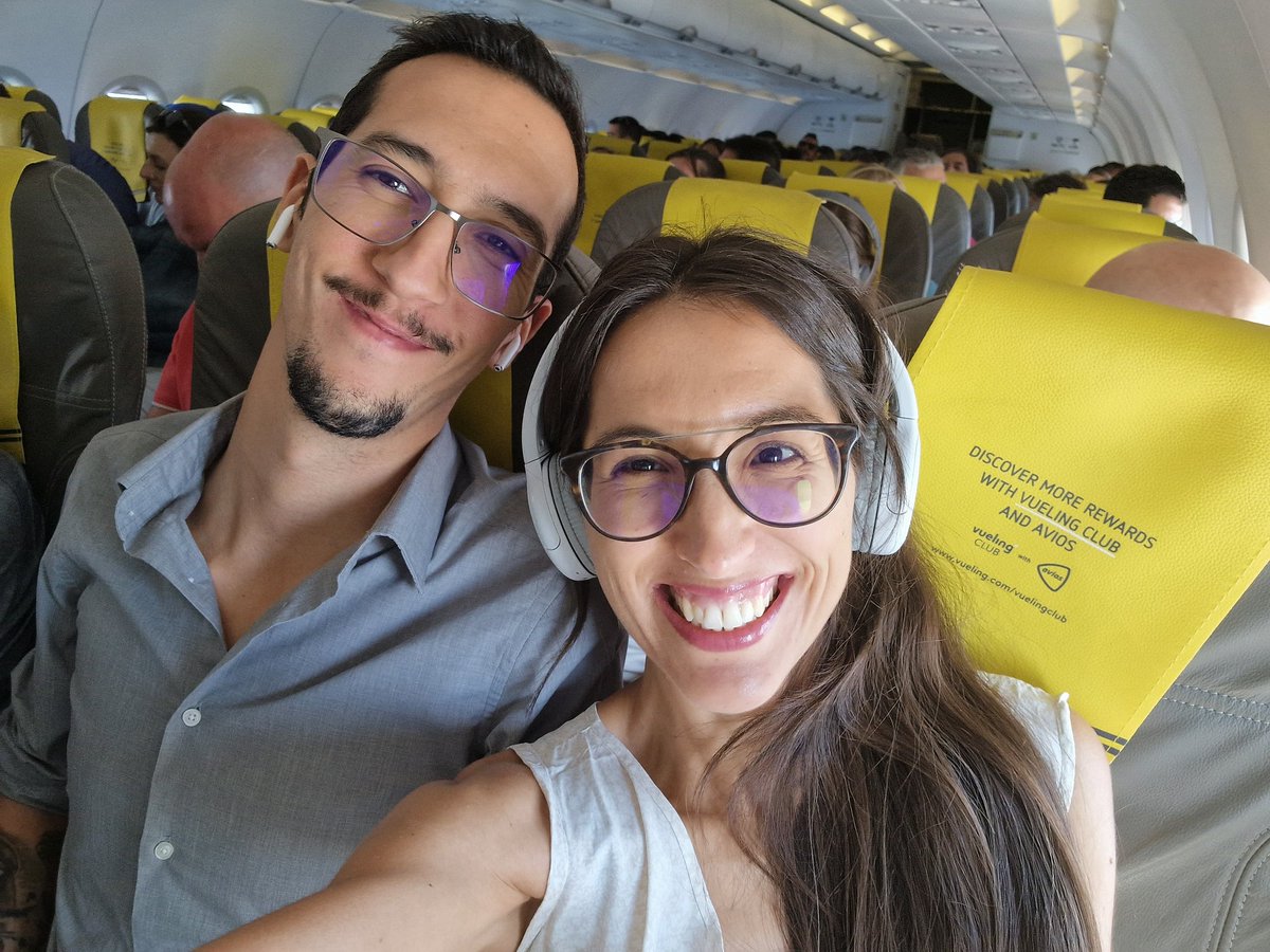 Ygorla's tweet photo. Eso sí, buen despertar no nos falta, así como un paseo rápido de la mano de nuestra querida Maite.

Ya queda menos para pisar suelo surcoreano, y la aclimatación que hemos hecho aquí probablemente nos salve la vida al llegar a #Busan
'Qué caló, niño'

#MagaZinemaEnCorea #Corea23 https://t.co/RhvfsZBHzF