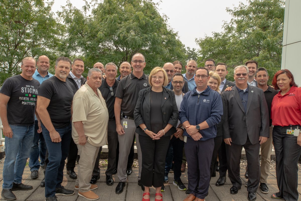 UniforTheUnion's tweet image. Unifor and @UAW leadership held a historic summit today in Windsor, Ontario to discuss strategic objectives, common issues, and areas of collaboration on Detroit Three bargaining. #AutoTalks2023 #Solidarity #canlab