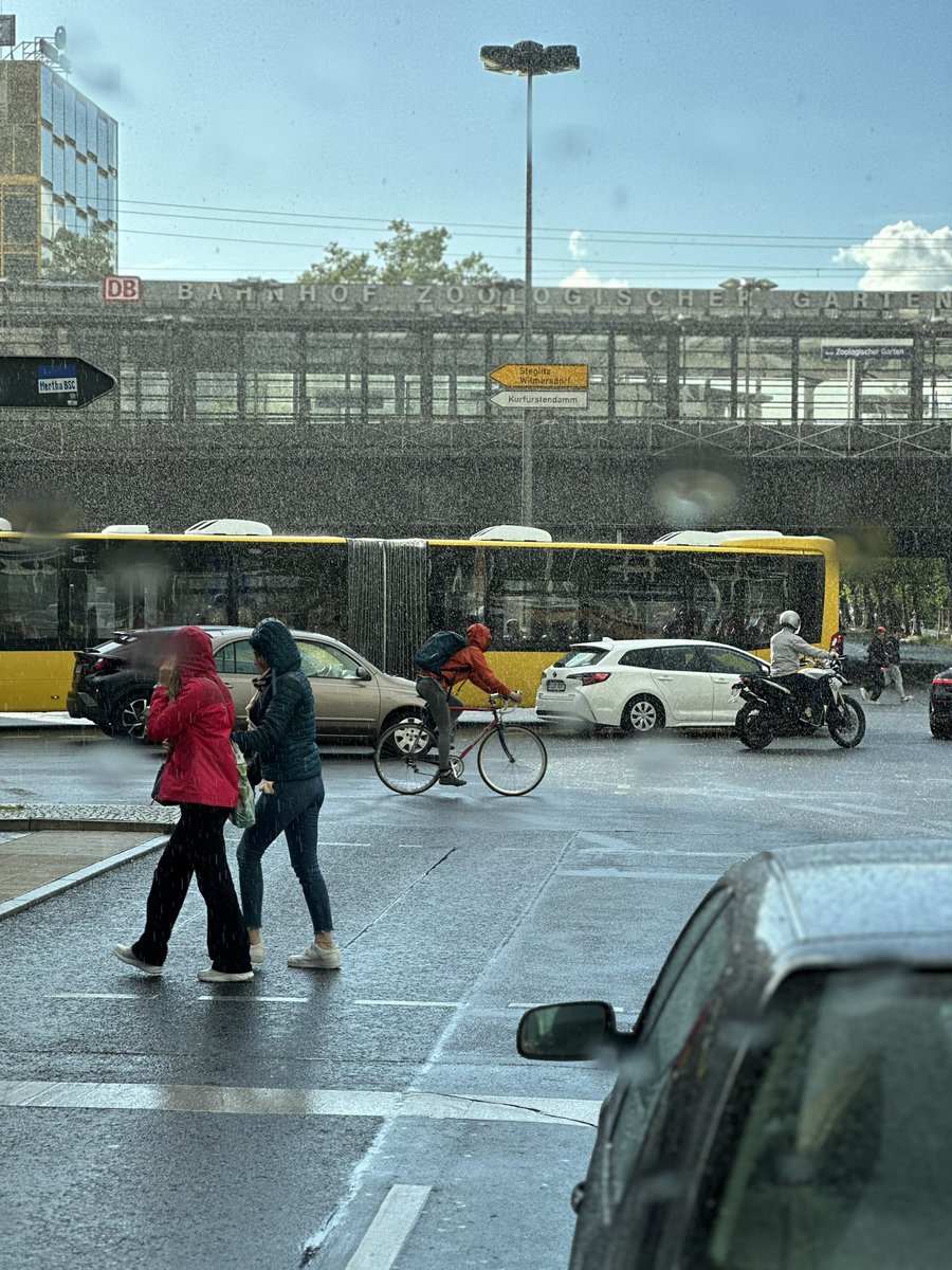aydnzynl's tweet photo. 01:08:2023 📍#berlin 🌦️☀️ https://t.co/YLbQGXaQSe