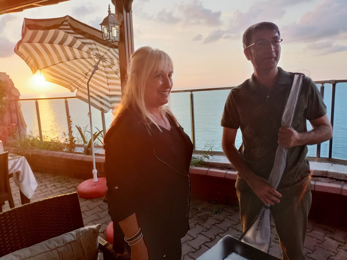 Eğitim Ailemiz, görev yeri değişen Şube Müdürümüz İsa Kürşad Ünver'in vedasında buluştu 💐

İl Millî Eğitim Müdürümüz Züleyha ALDOĞAN, şube müdürümüzün ilimizde çalıştığı süre içerisinde katkılarından dolayı teşekkür ederek yeni görev yerinde başarılar diledi.