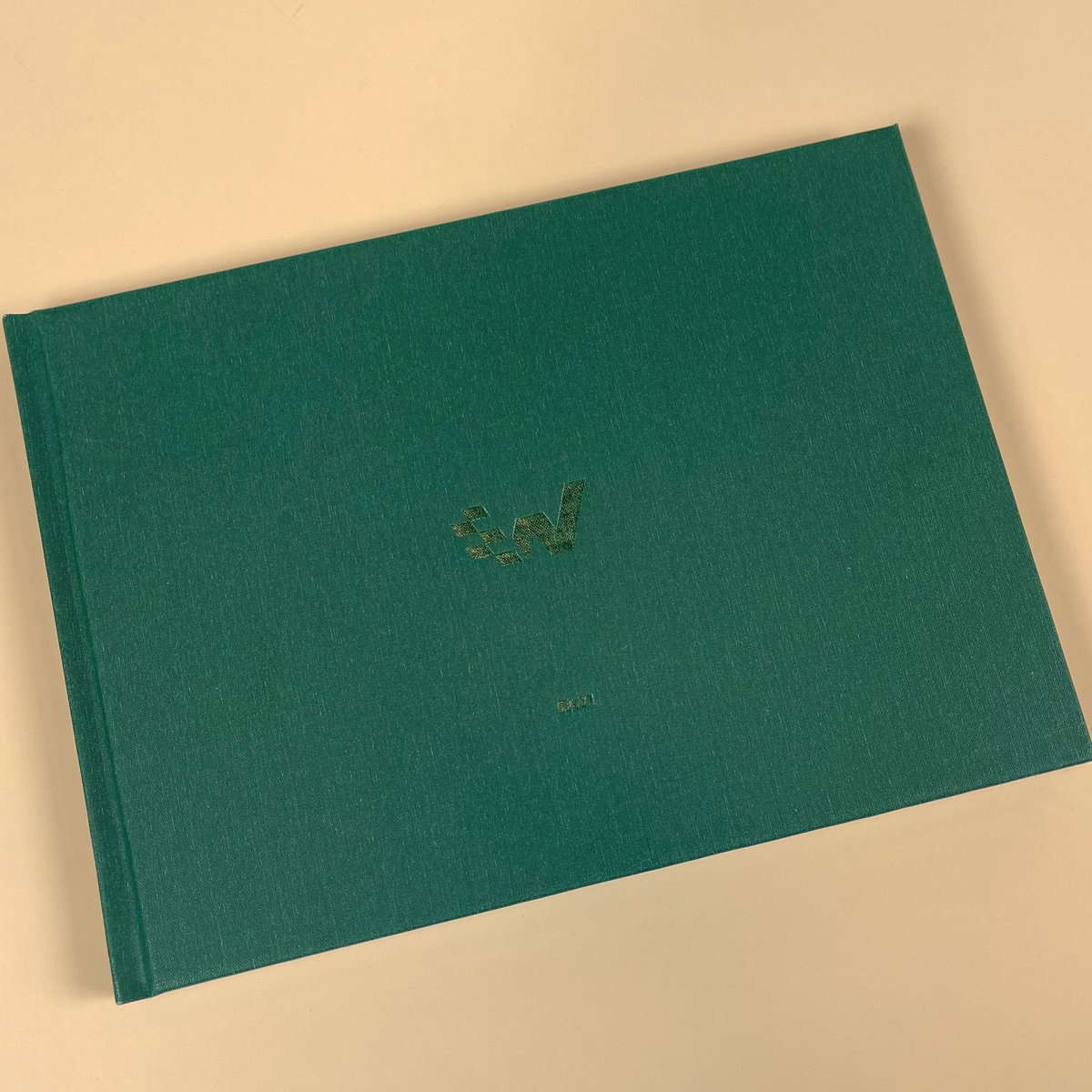 editiononebooks's tweet photo. From the Edition One bookshelf / Wekfest

A sleek photo book documenting custom car culture at @WEKFEST_USA events across the country. The cover features clear(gloss) foil stamps on forest green coated book cloth. https://t.co/bR093Z8Zvr
