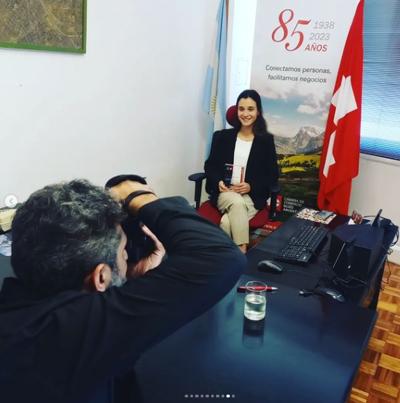 SwissChamAr's tweet photo. 🇨🇭Además de festejar nuestro Día Nacional, hoy entregamos los premios #AccionesPositivas2023. 
En breve vamos a compartir por nuestras redes y web la lista de los ganadores.
Mientras, les compartimos un poco del "detrás de escena" de la premiación

#AccionesPositivas2023 #CCSA https://t.co/BEhwYHklWW