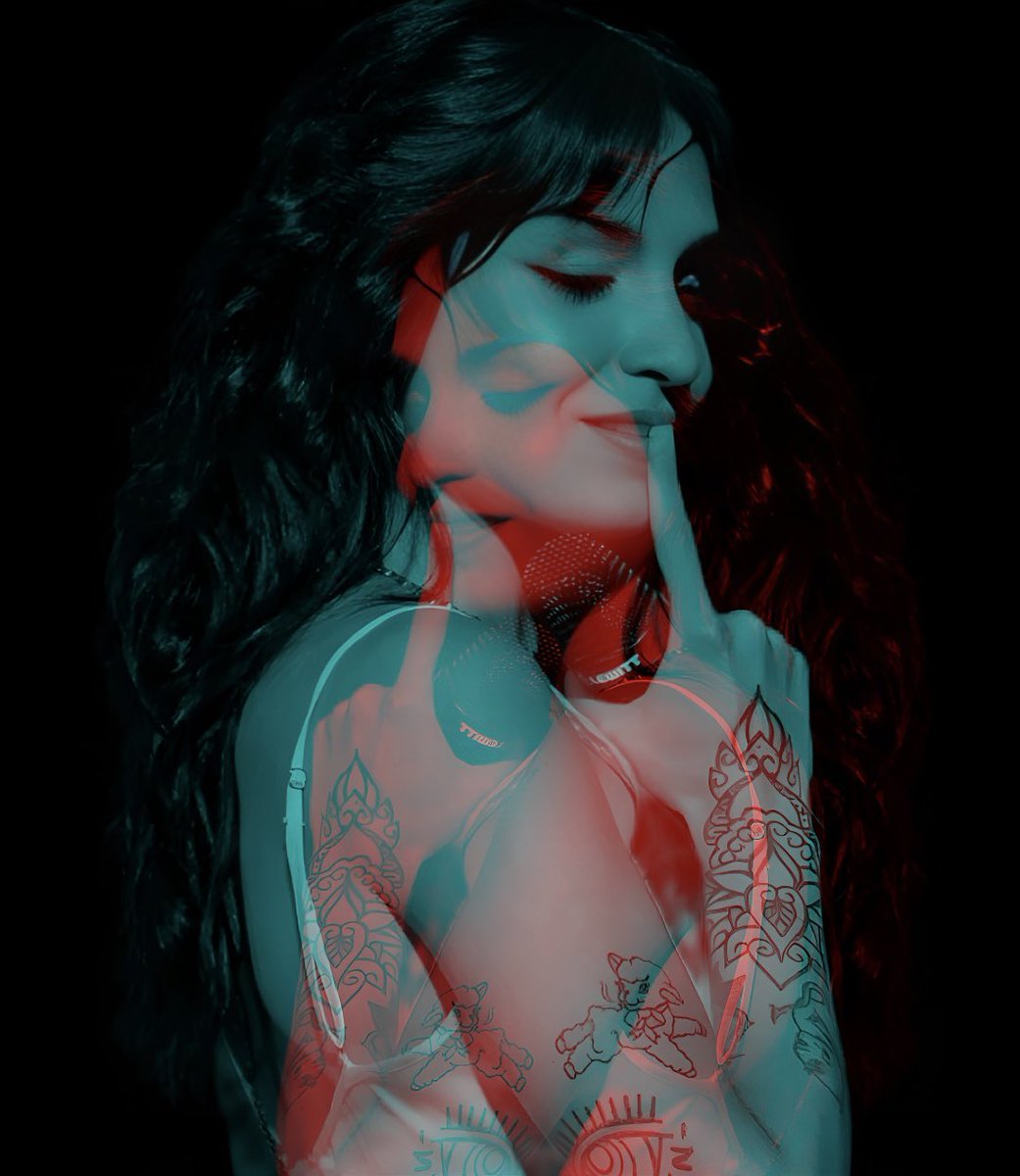 Dylanjazz23's tweet photo. Voy a a rescatar todo el azul de la profundidad.
#natalialacunza #digitalart #misitio https://t.co/X4tVddj8Td