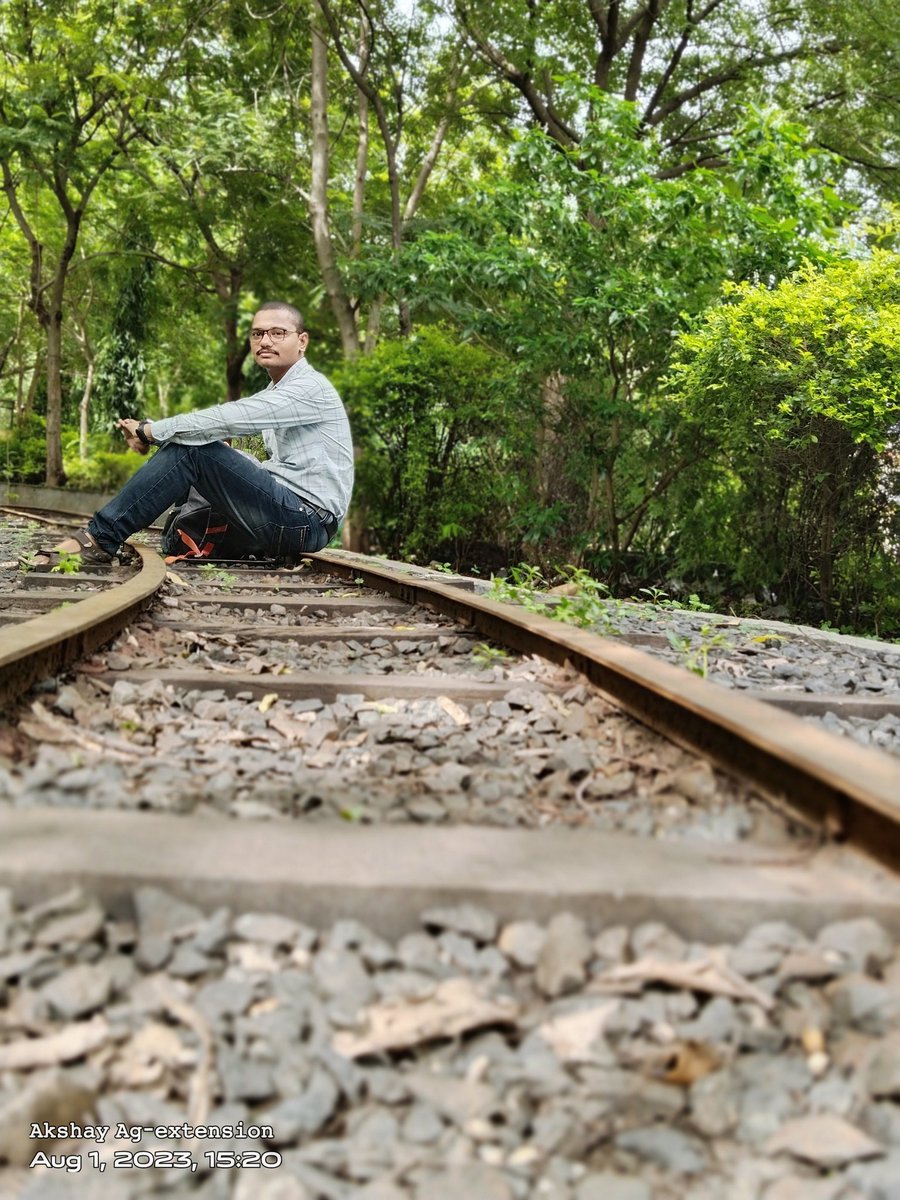 AgrAkshay1's tweet image. "Reconnecting with nature's melodies in my backyard symphony 🎶🌿 #GardenHarmony #NatureNotes"