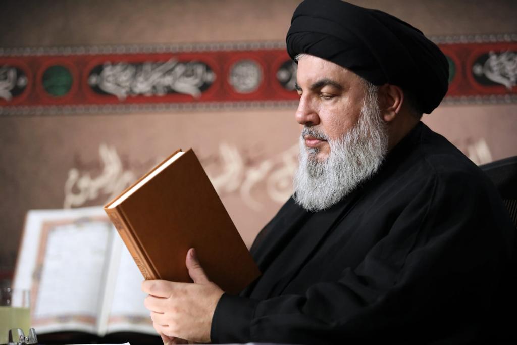 لو قُدّر لنا أن نسمع المصحف الممزّق لكان يقول: "هل من ناصر ينصرني؟!"

- سماحة السيّد حسن نصر الله..
#إنّا_لمنتقمون
#لبيك_يا_قرآن