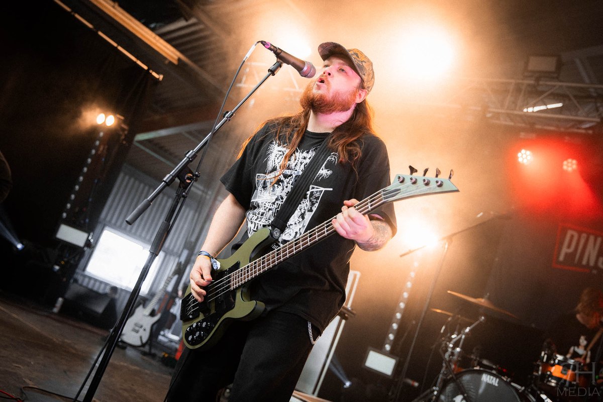 Distorted_Mag's tweet photo. .@heriotmetal | @UKTechFest 2023
๐ธ @rhyshaberfield
#heriot #uktechfest #metal #hardcore #livemusic #musicphotography #distortedsoundmagazine https://t.co/2KA3U3jYWQ
