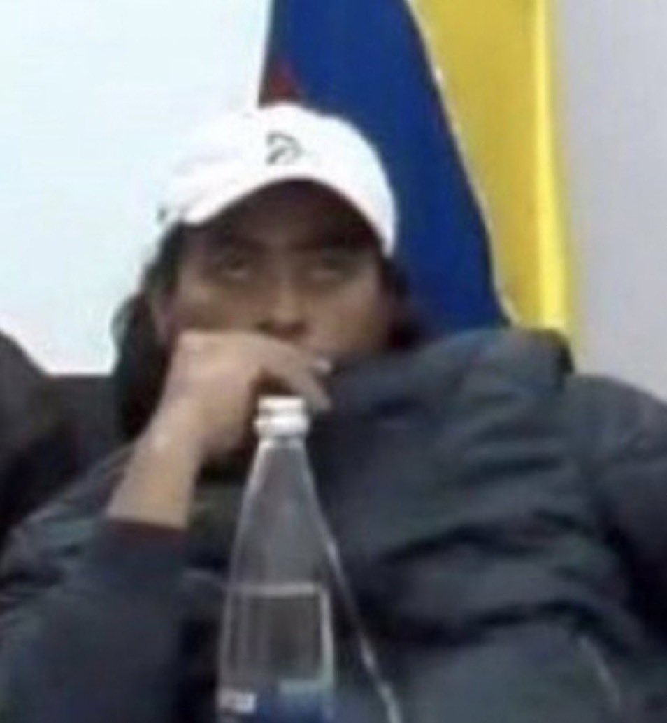 ojocolombia2026's tweet photo. cifras  del CASO NICOLÁS PETRO: 💰💰💰💰💰💰💰💰

- RECIBIÓ del hombre Malboro
$ 600.000.000

- RECIBIÓ  del turco hisalca
$ 400.000.000

- COMPRO una mansión de
$ 2.500.000.000

- COMPRO un apartamento de 
$ 1.600.000.000 

- COMPRO un lote 
- $ 500.000.000

- COMPRO una camioneta Mercedes Benz de
$ 350.000.000

- COMPRAS en FERRAGAMO
$ 60.000.000

- COMPRAS en Carolina Herrera
$ 70.000.000

- SEGUN MOVIMIENTOS BANCARIOS GASTABA 
$ 200.000.000 mensuales.

- Le asignó a su nueva esposa LAURA OJEDA una mesada de 
$ 18.000.000 mensuales 

-----------------
Sueldo de NICOLAS PETRO $ 26 millones de pesos 

Pero según los PETRISTAS todo esto es culpa de URIBE y la FISCALÍA