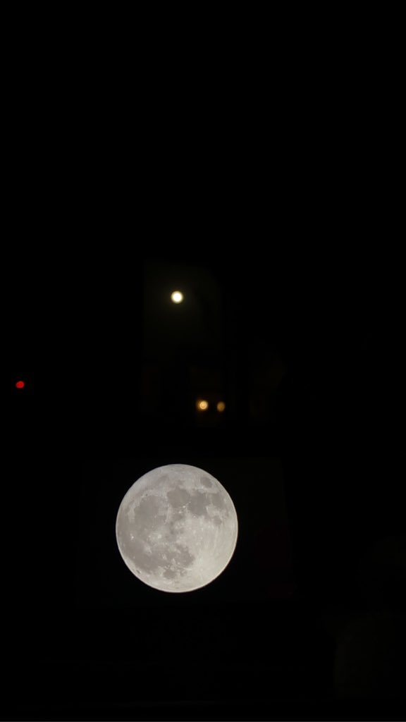 FCr90's tweet photo. #القمر_العملاق 🌕 🤍📸 https://t.co/0NE17fqQNr