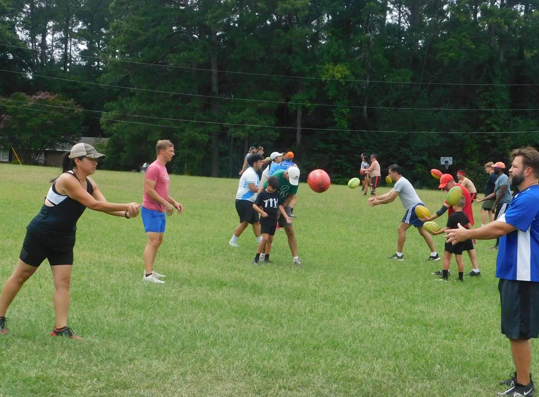 RomeRedbacks's tweet image. Some great games of AFLS recently with 3 teams playing each Sunday after our intro sessions. Men, women and kids all play safely together. We're all about family. 3:00pm every Sunday.
@USAFL1997 @romenewstribune @romechamber @romegeorgia #aussierules #aussierulesfootball #romega