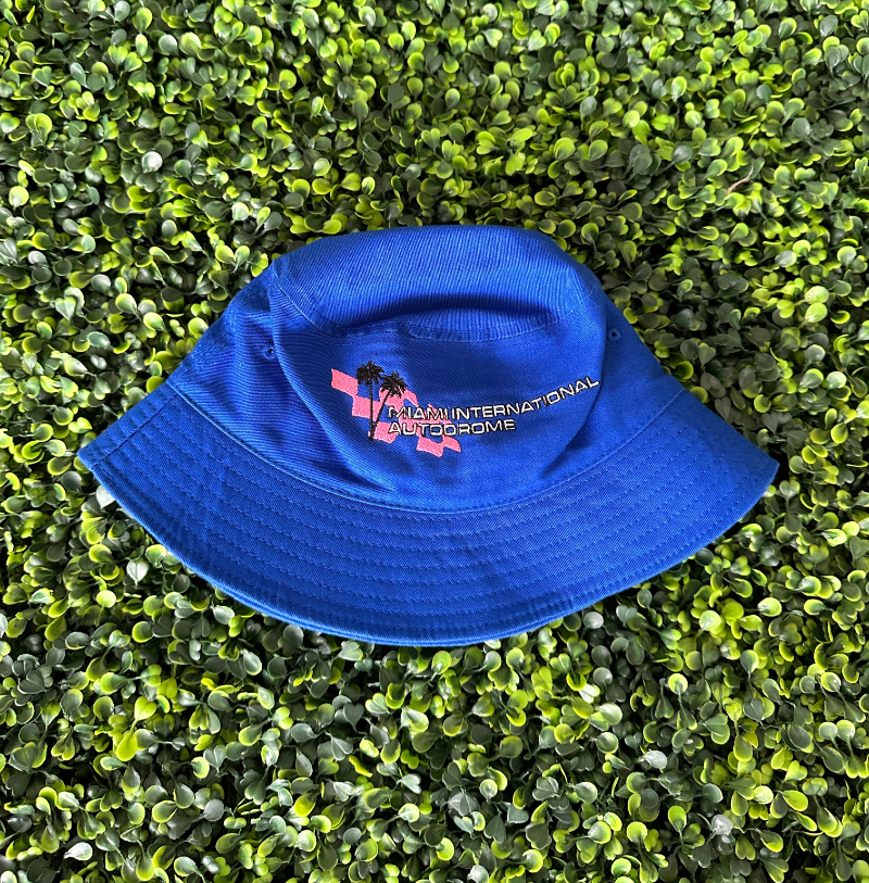 f1miami's tweet photo. Starting the summer break with a #MiamiGP starter pack giveaway 🤩😎 

Retweet and comment for a chance to win!
