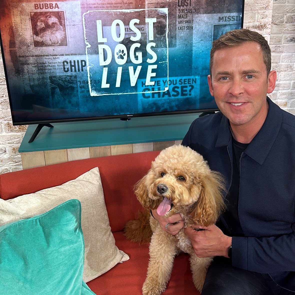 Just arrived at Lost Dogs Live with Teddy! 

We’ll be on with <a href="/clarebalding/">Clare Balding 💙</a> on Channel 5 from 8pm | <a href="/channel5_tv/">Channel 5</a>